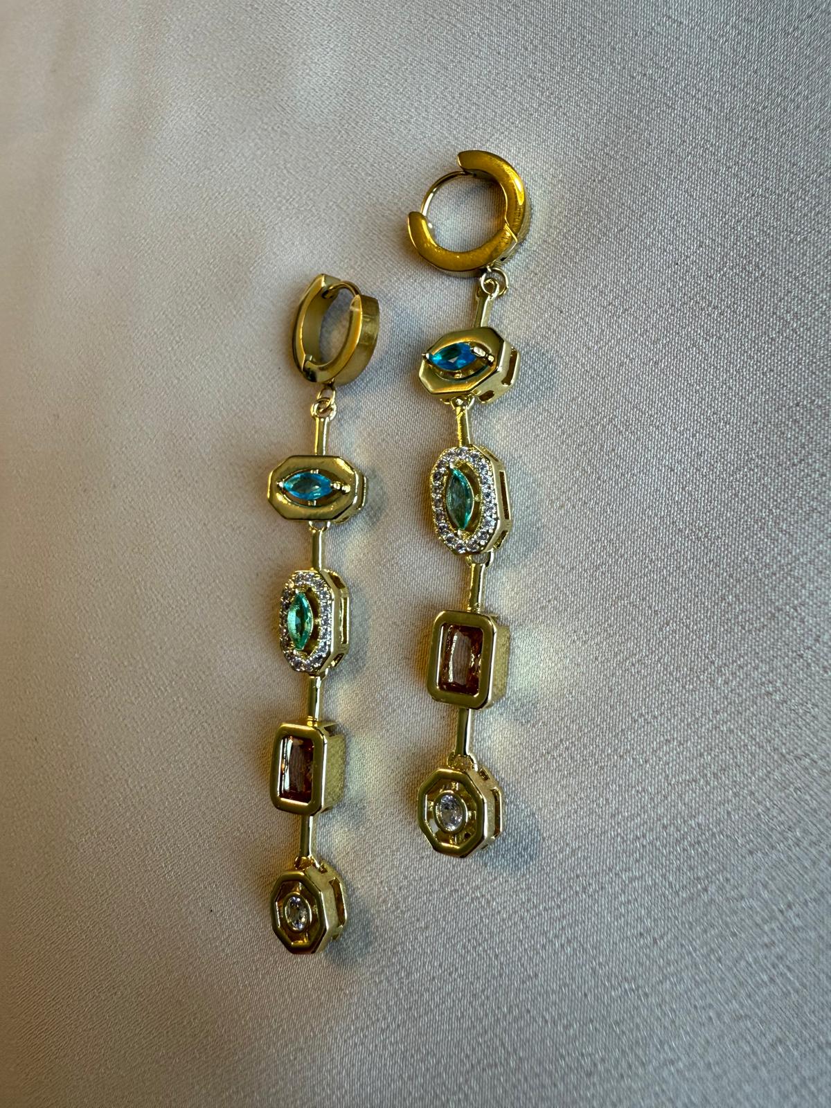 Estelle Taşlı Gold Küpe