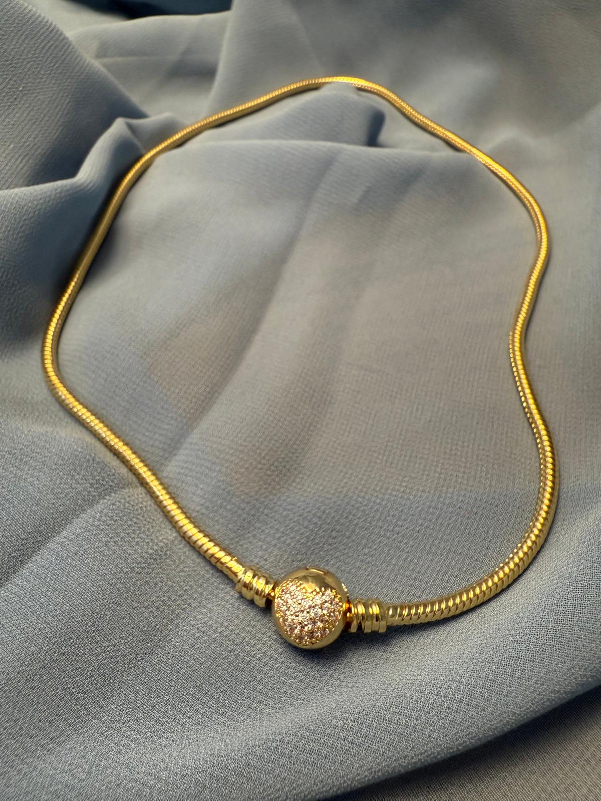 Charm Kalpli Kolye - Sevgi ve Şıklığın Modern Hali
