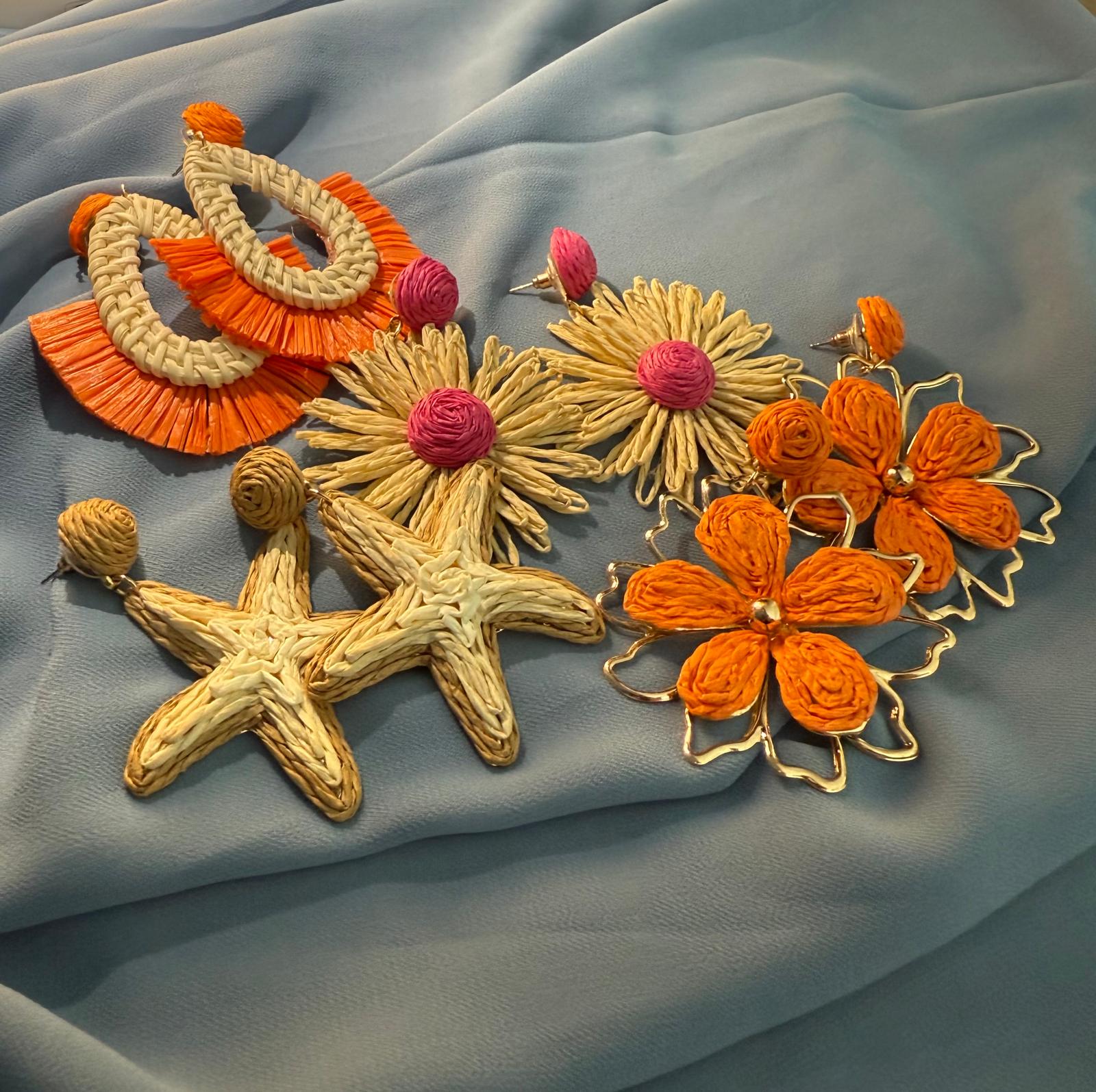 Coral Bloom Metal Turuncu Çiçek Küpe