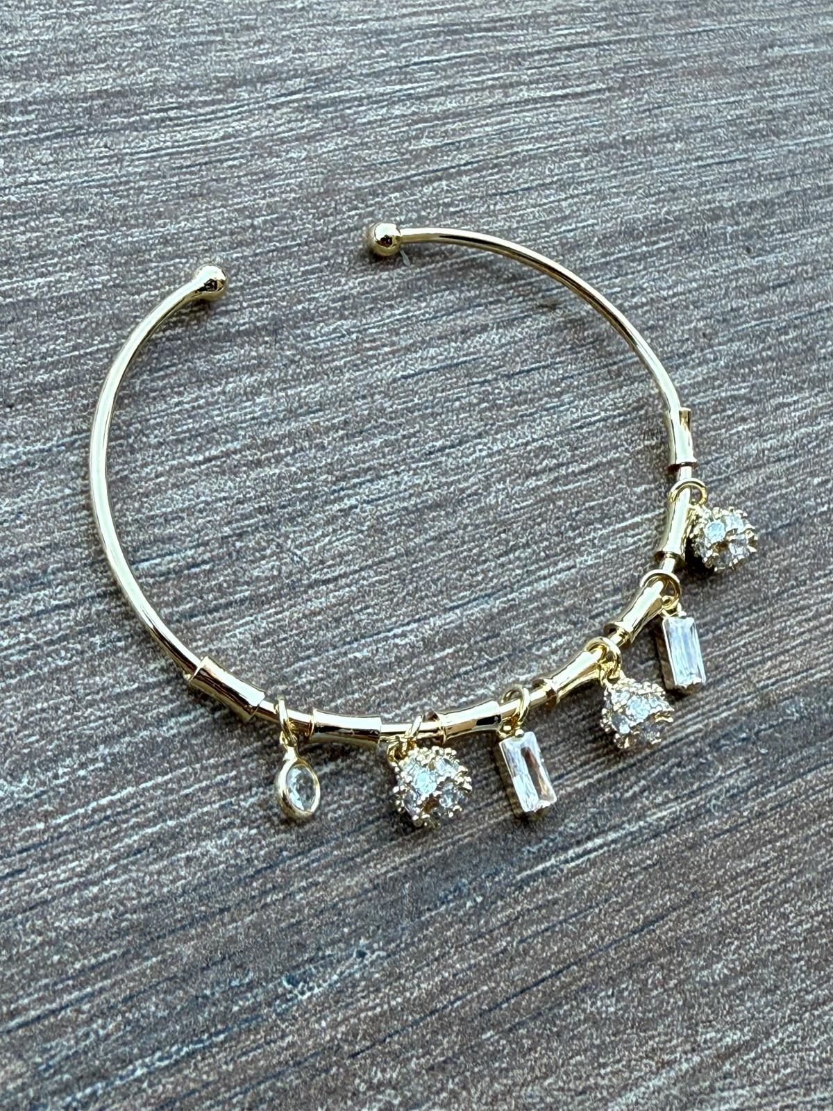 Kristal ve Geometrik Charmlı Manşet Bilezik