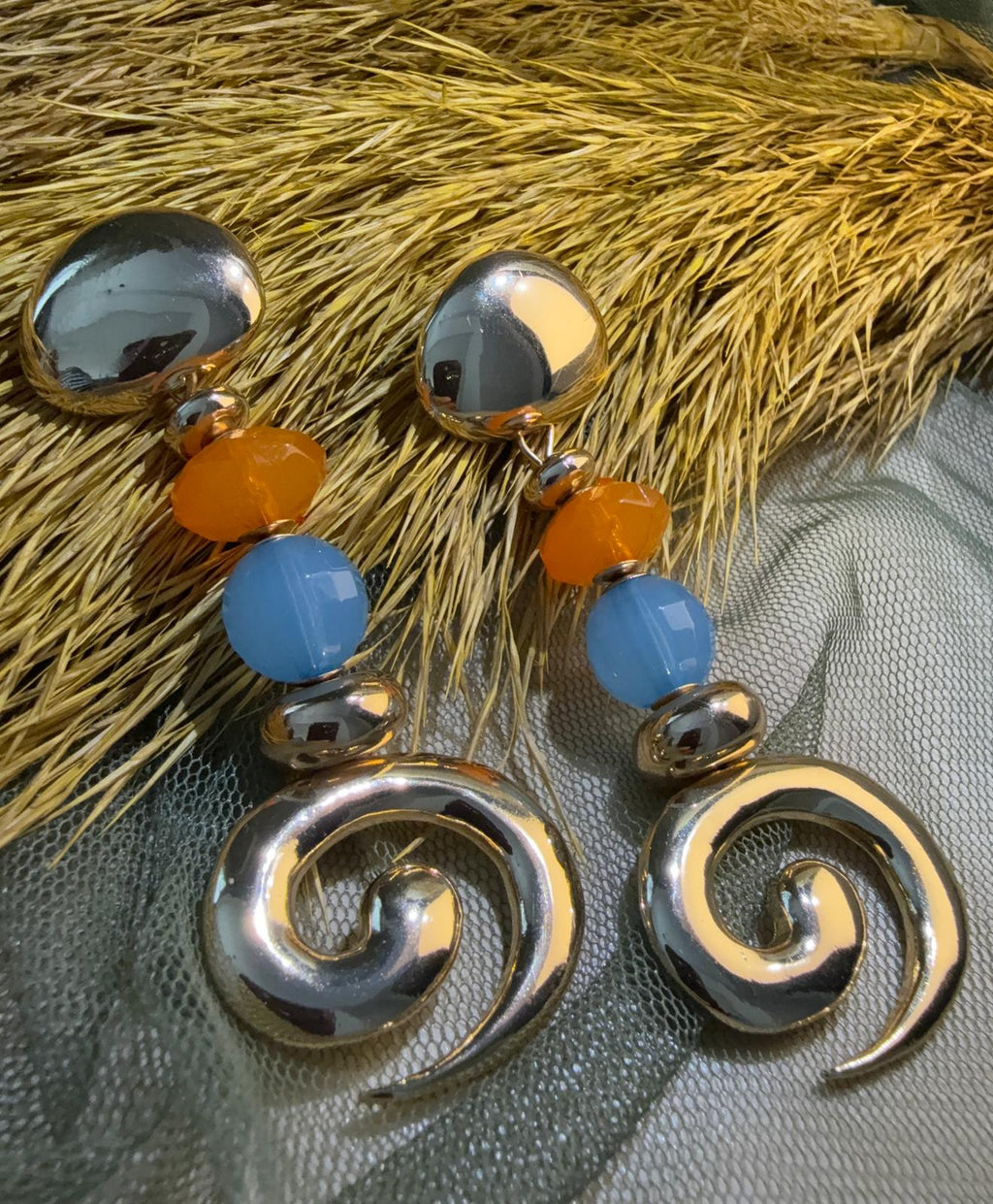 Ocean Spiral Renkli Taş Detaylı Spiral Küpe