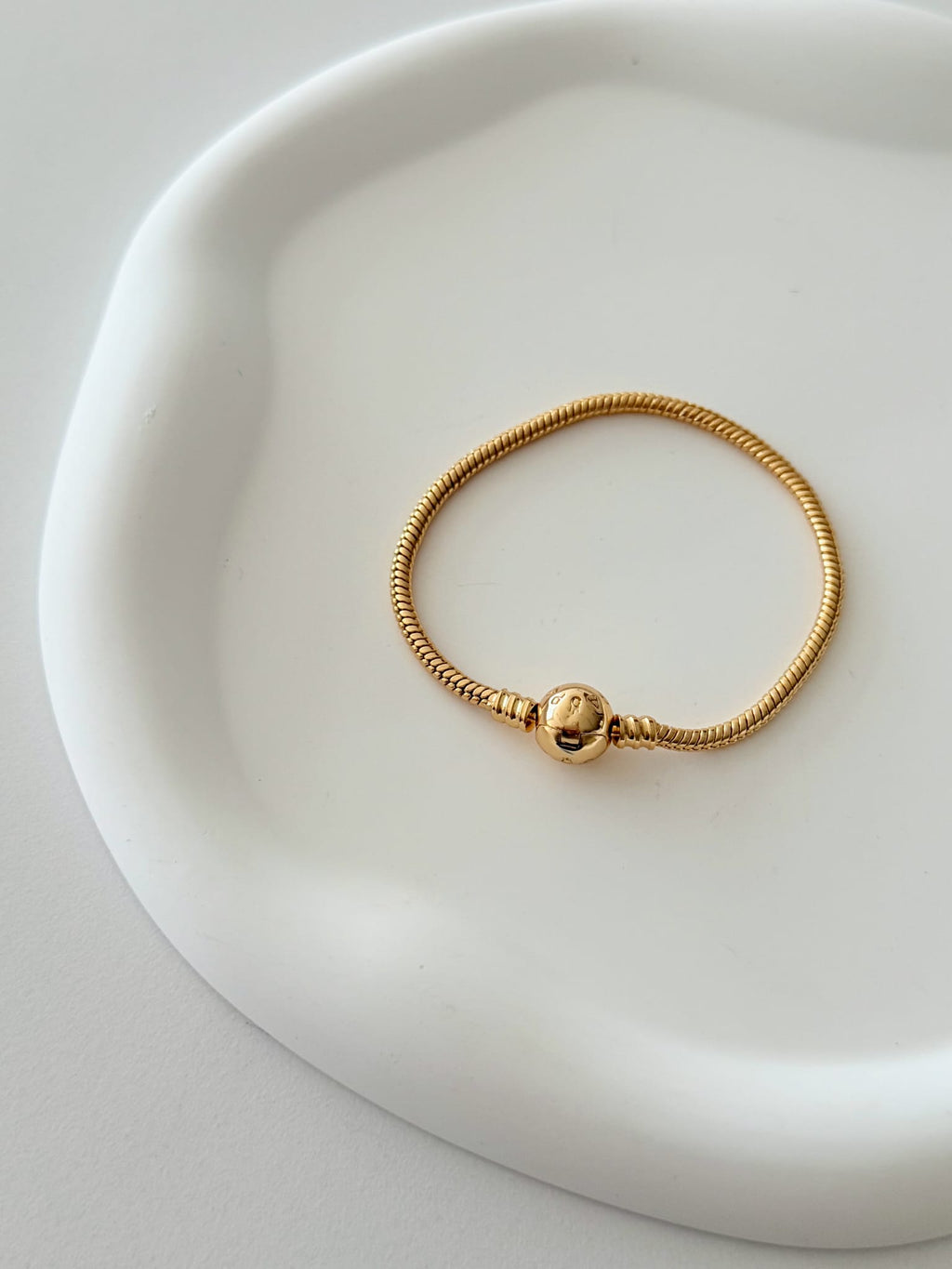 Zirkon Kalpli Charm Bileklik - Romantik Tasarım