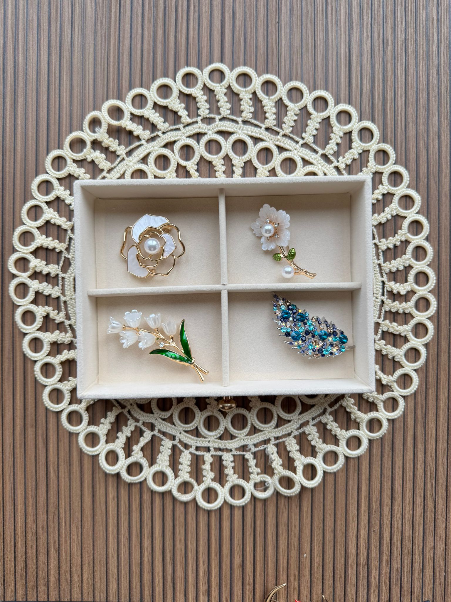 Çiçek Buketi Broş