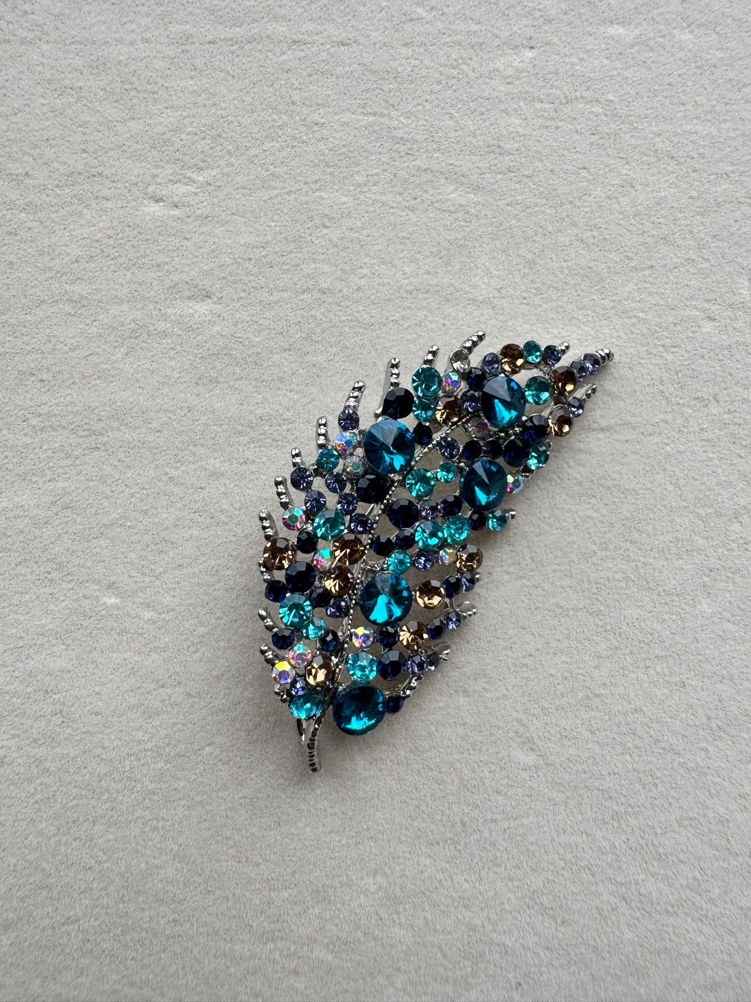 Mavi Taşlı Yaprak Broş